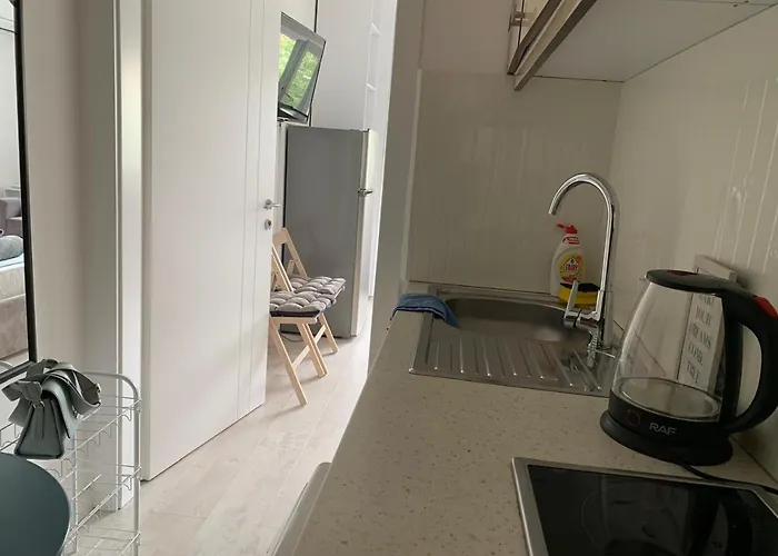 公寓 Cozy In Bllok Prime Location & Fast Wifi