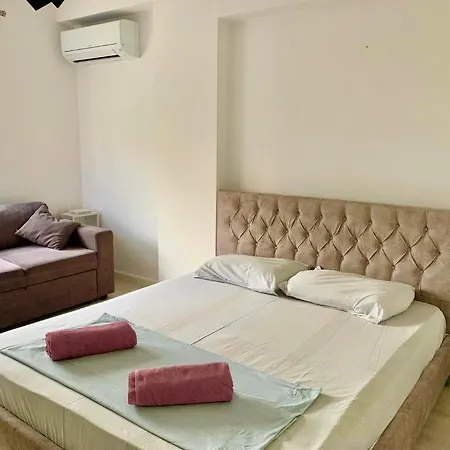 Apartman Cozy In Bllok Prime Location & Fast Wifi Tirana