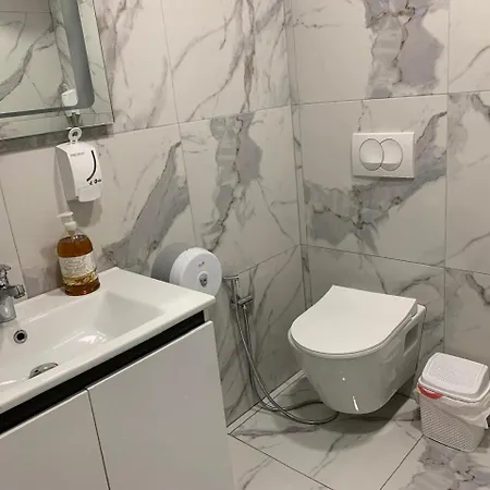 Apartman Cozy In Bllok Prime Location & Fast Wifi *